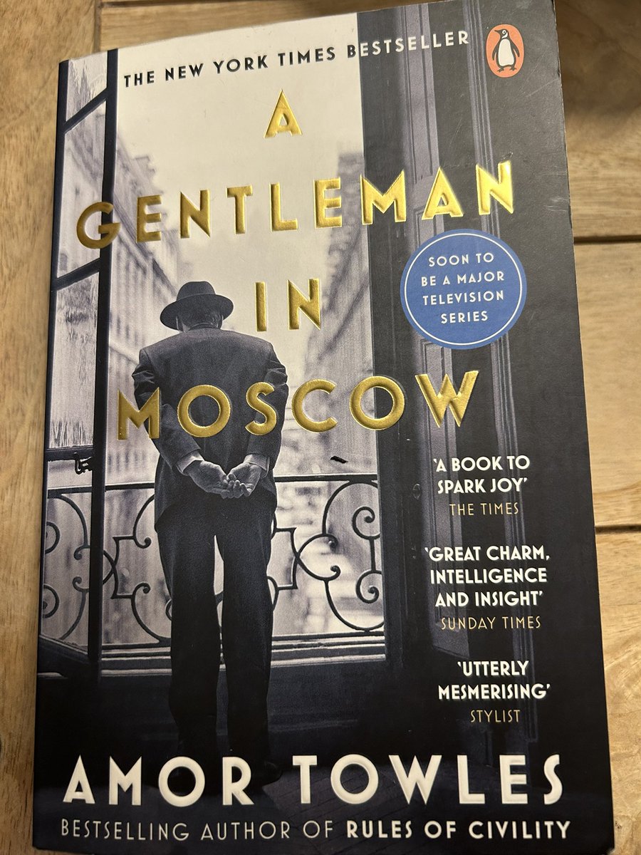 CarolineNaven's tweet image. #book14  @lesleyannkane &amp;amp; @Ellbirdos fantastic recommendation. Much like the food in the Boyarsky, the charismatic Count Rostov and the well crafted characters of the Hotel Metropol are a delight to savour. 5/5 #2booksamonthresolution