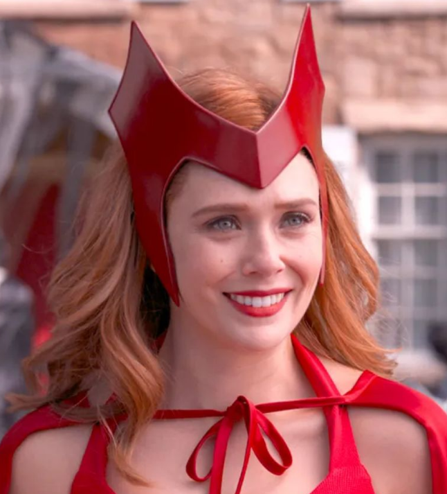 SiteJamesons's tweet photo. Quando as datas no cartão:

16/02: aniversário da Elizabeth Olsen.

02/06: Data do julgamento de Bridget Bishop, a primeira pessoa executada por bruxaria.

28/09: aniversário do Jack Kirby.

28/12: aniversário do Stan Lee.

As outras datas permanecem um mistério. https://t.co/sO1rctD0Fz