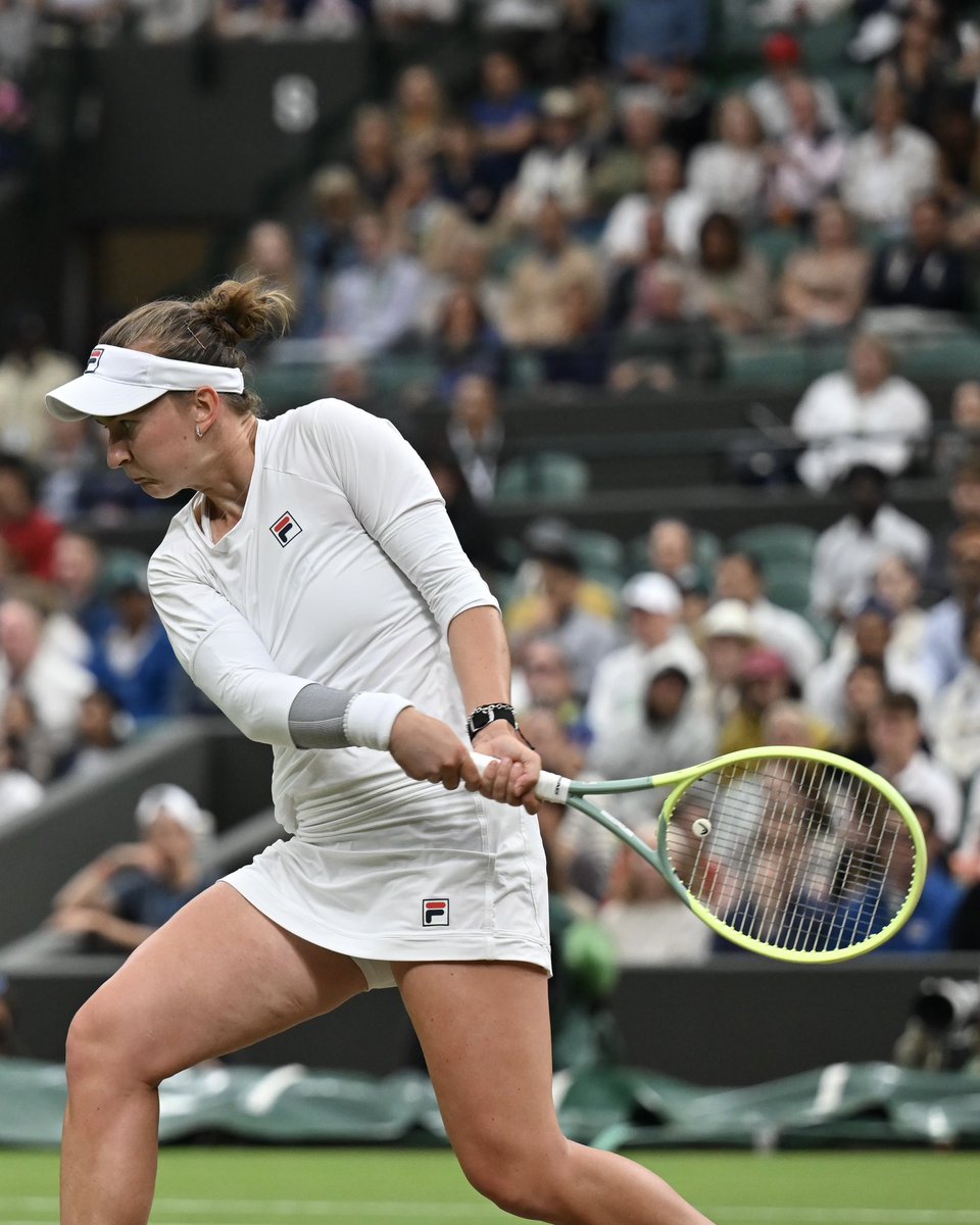 Leaving it all on the court. 

<a href="/BKrejcikova/">Barbora Krejcikova</a> is locked in and advancing to the quarterfinals in London 

#filatennis