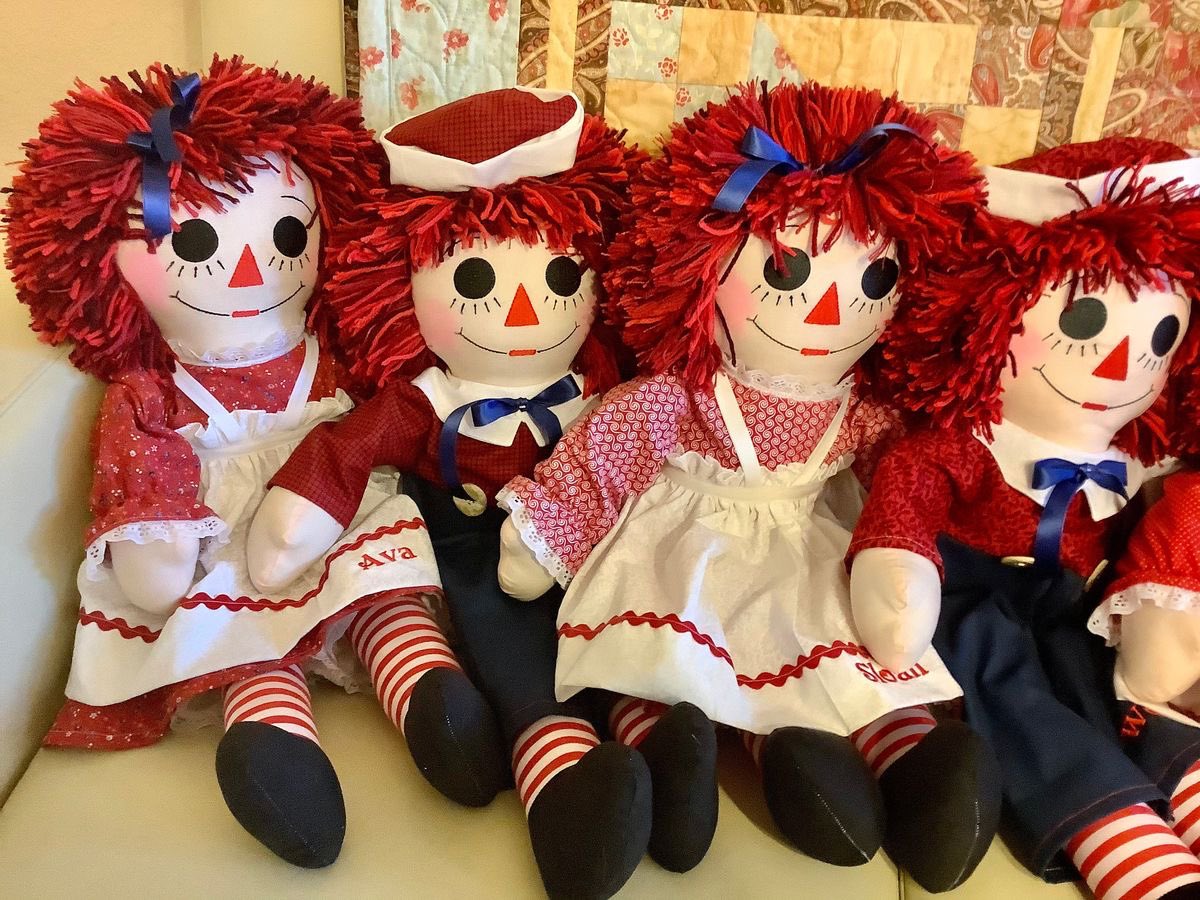 RaggedyWizard's tweet photo. There’s four!! :0 https://t.co/vbaBPc80ht