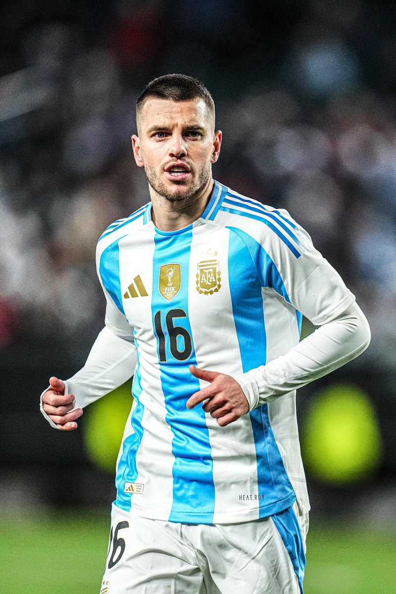 a_lautaro1O's tweet photo. Giovanni Lo Celso está a 3 ASISTENCIAS de alcanzar a Riquelme [17] y se meterá en el TOP 5 de máximos asistidores en la HISTORIA de la Selección Argentina.

Por delante, solo tendría a Ortega, Maradona, Di María y Messi.

Hay que saber poco de fútbol para criticarlo. https://t.co/jTnRMqqeGp
