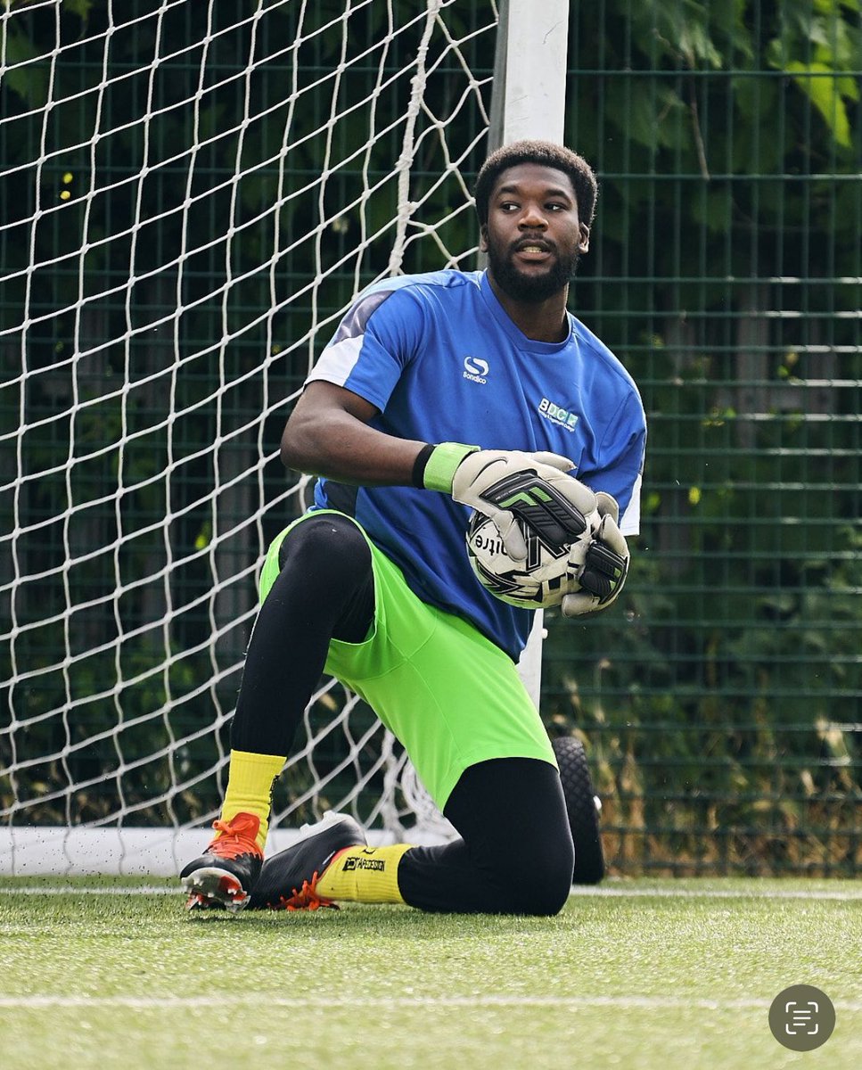 Clûb1017 tweet media