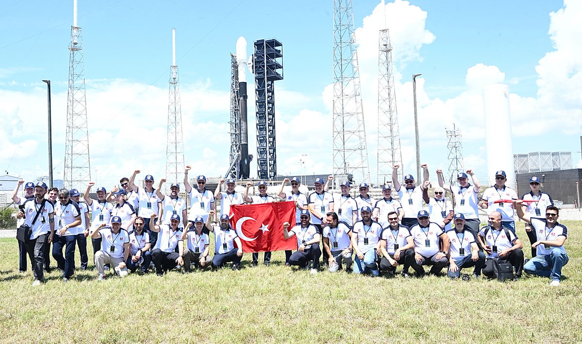 Biz hazırız, uydumuz hazır!

TÜRKSAT 6A hatırası 📸🛰️

#UzaydaTürkizi 🇹🇷