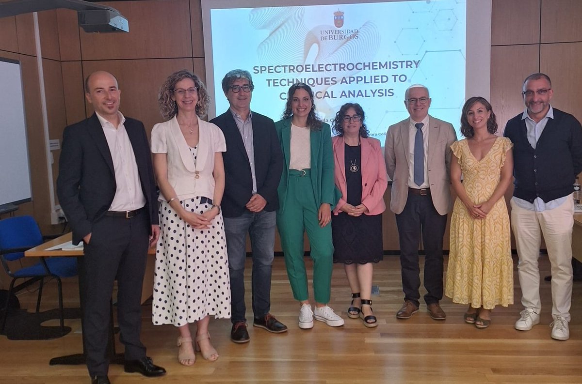 acolinaubu's tweet photo. We have a new doctor in our group. @FabiolaOlmo has demonstrated the capabilities of #spectroelectrochemistry in quantitative analysis. Congratulations!!!! https://t.co/M5lMkU8aJM