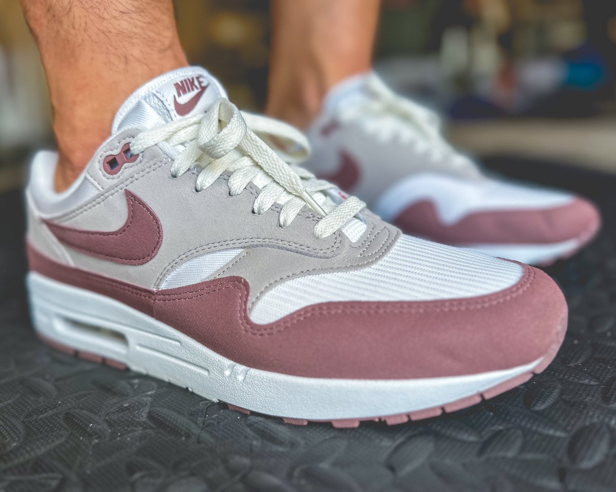 juan_ozuna's tweet image. Running errands today in some Nike Air Max 1 “Smokey Mauve.” #KOTD #WOFT #NikeAM1