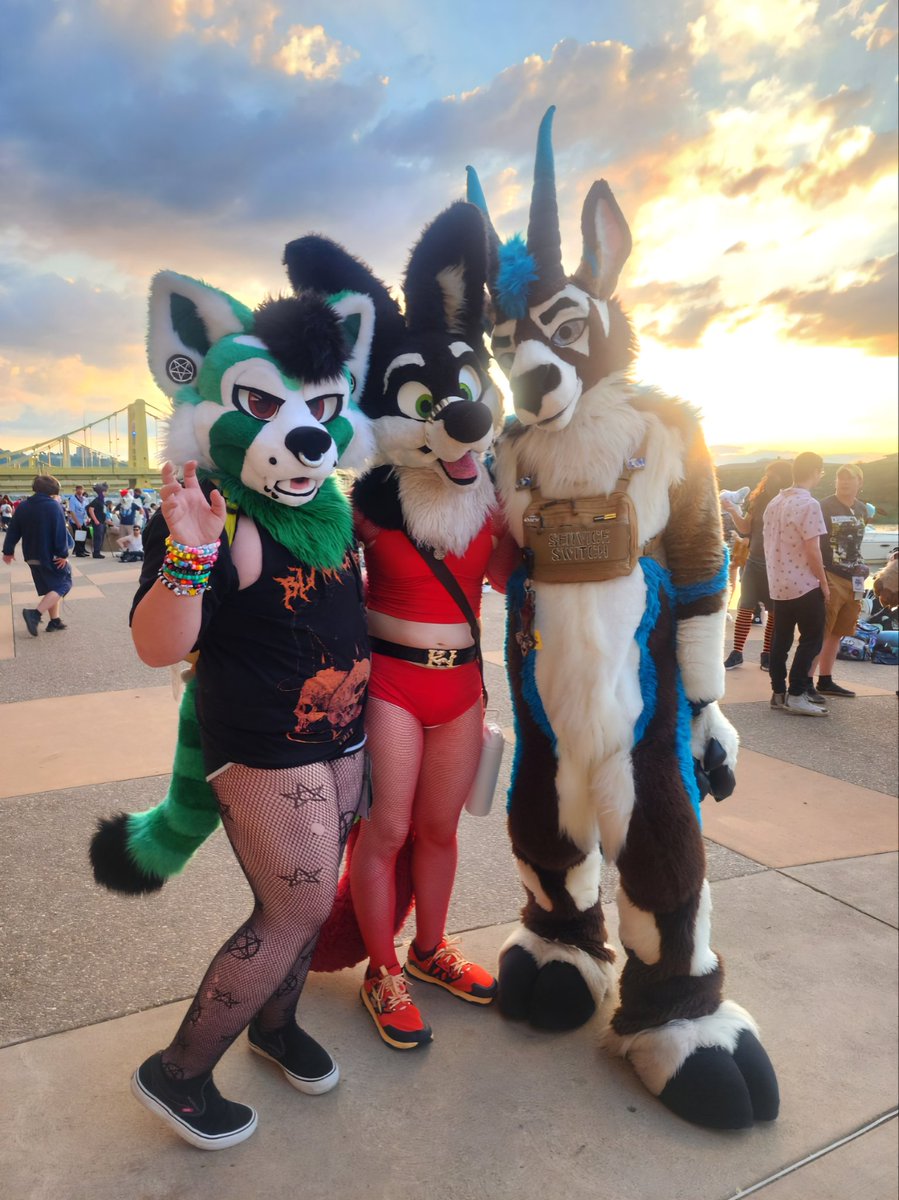 β§PandaMoaniumβ§ (@pandsexual) on Twitter photo Ran into some lovely animals this weekend π₯
<a href="/HarleyFennec/">Harley Fennec π</a> & <a href="/OrynTheOryx/">π² Oryn The Oryx π²</a>
πΈ <a href="/creeps_stripes/">Creep</a> Ran into some lovely animals this weekend π₯
<a href="/HarleyFennec/">Harley Fennec π</a> & <a href="/OrynTheOryx/">π² Oryn The Oryx π²</a>
πΈ <a href="/creeps_stripes/">Creep</a>