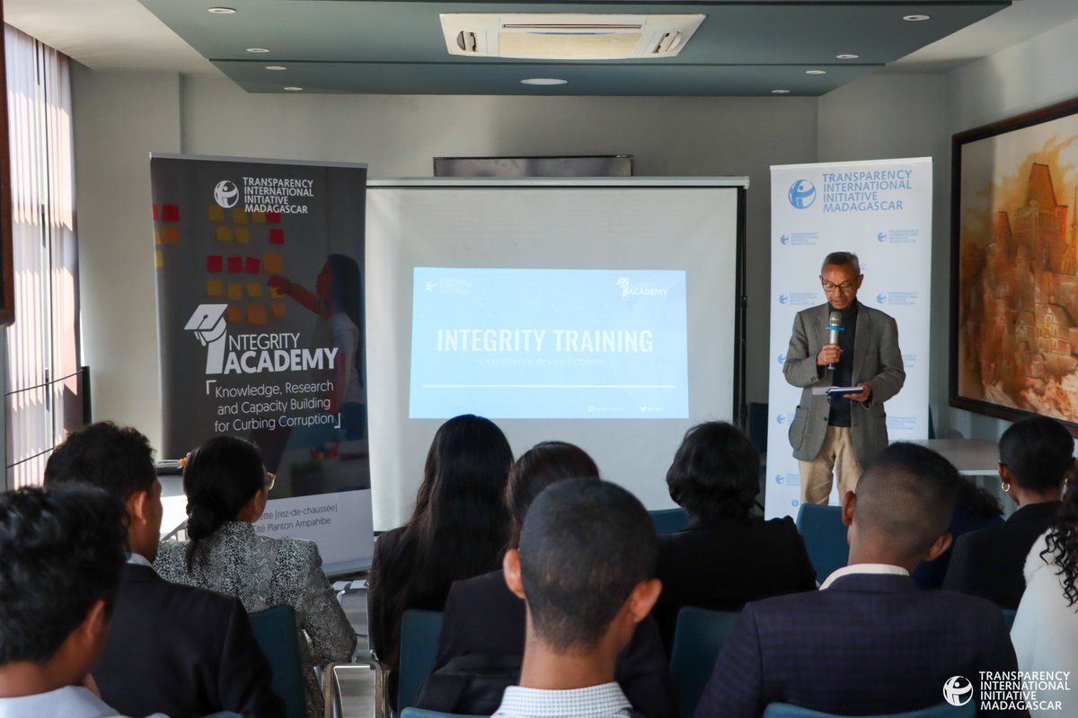 TI_MDG's tweet photo. Le 6 juillet dernier, TI-MG a tenu la cérémonie de remise de certificat des participants à l'#IntegrityTraining! L'occasion de célébrer les acquis des six derniers mois et de mettre en lumière les principales réalisations des participants! https://t.co/1glwZEWpd0