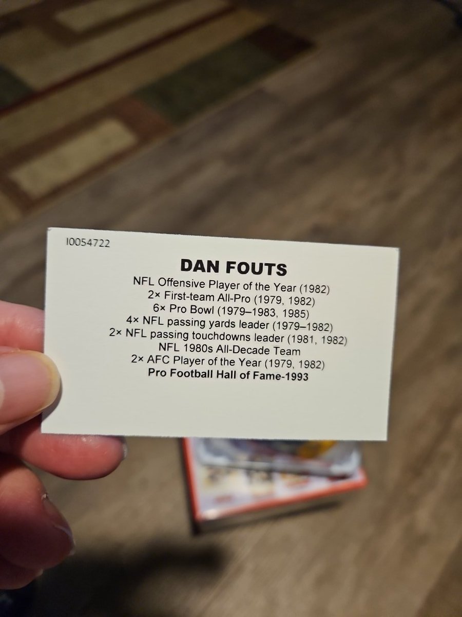 brianpta07's tweet photo. @870Cards need to move this one hall of famer Dan Fouts 100.00 https://t.co/6UChZBikhg