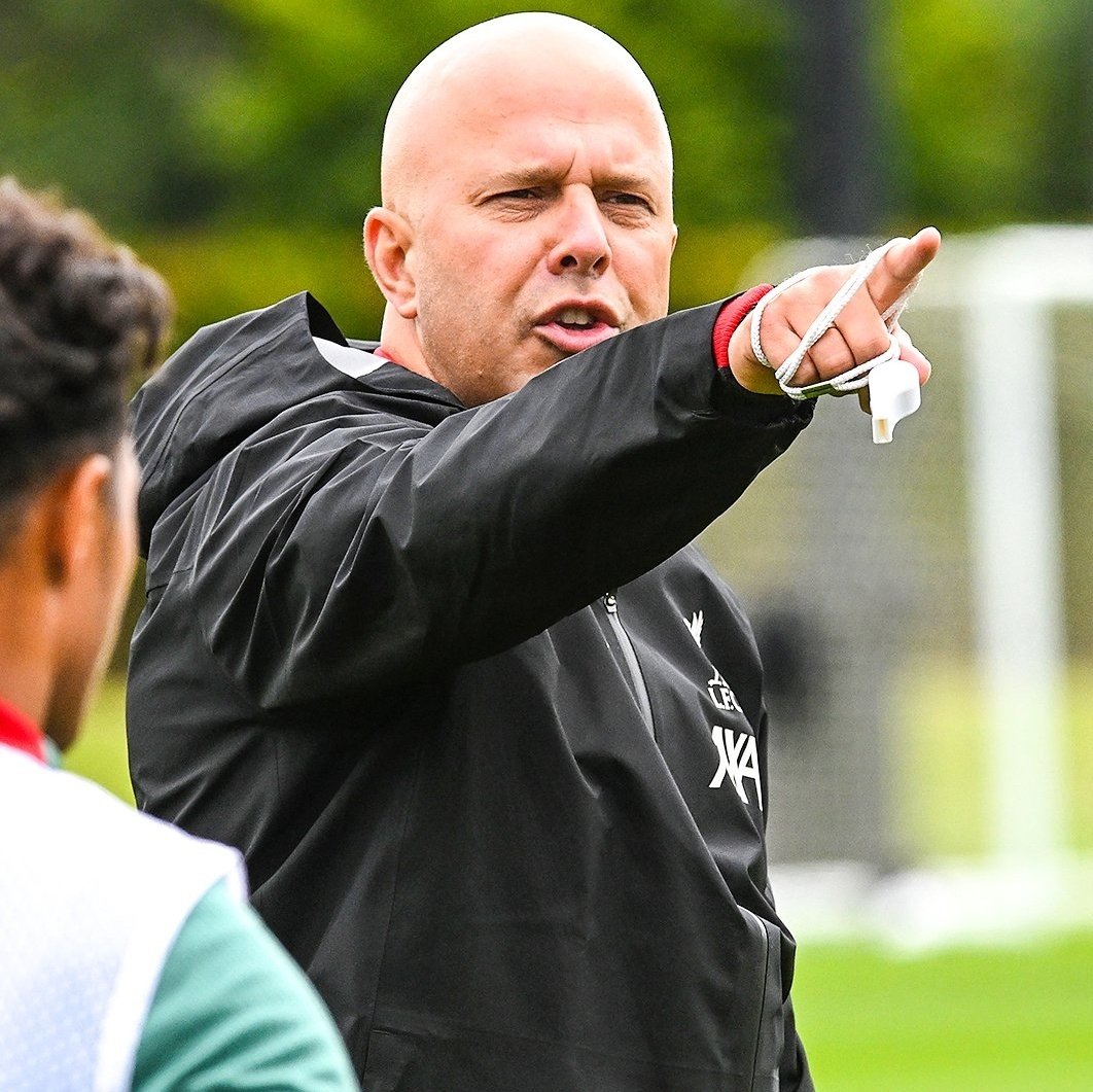 ArneLFCTV's tweet photo. Who gave Arne a whistle 🤔 👀 
No player is gunna get a rest with Slot about.😂  What are your expectations and thoughts for Arne slot #LFC https://t.co/6IBXTPbDWS