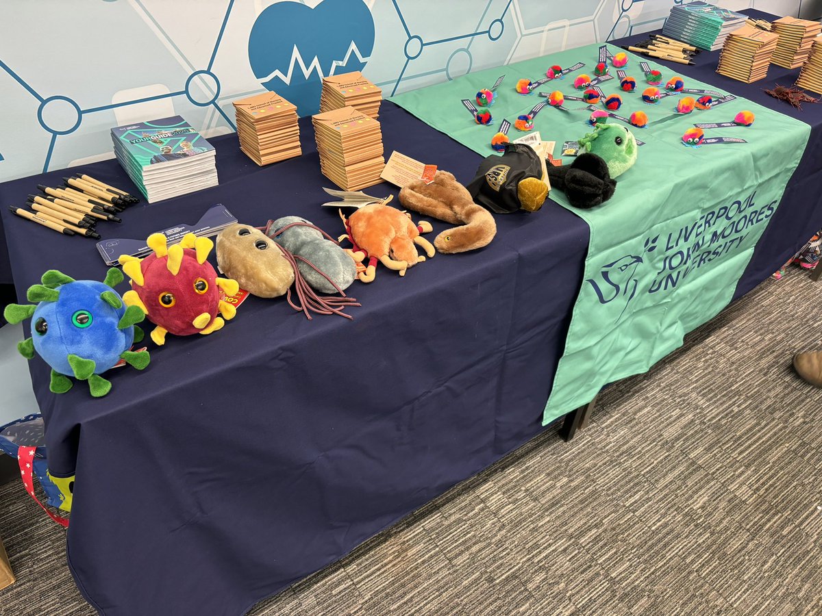 GoodridgeMiriam's tweet photo. Another day, another taster session in our fabulous community! This time visiting @WLancsCollege as part of their STEM event to promote @LJMUNursing &amp; #ljmuenvironmentalhealth with @GraemeMitchell3 spot the bugs!! https://t.co/fQQKDS4MN3