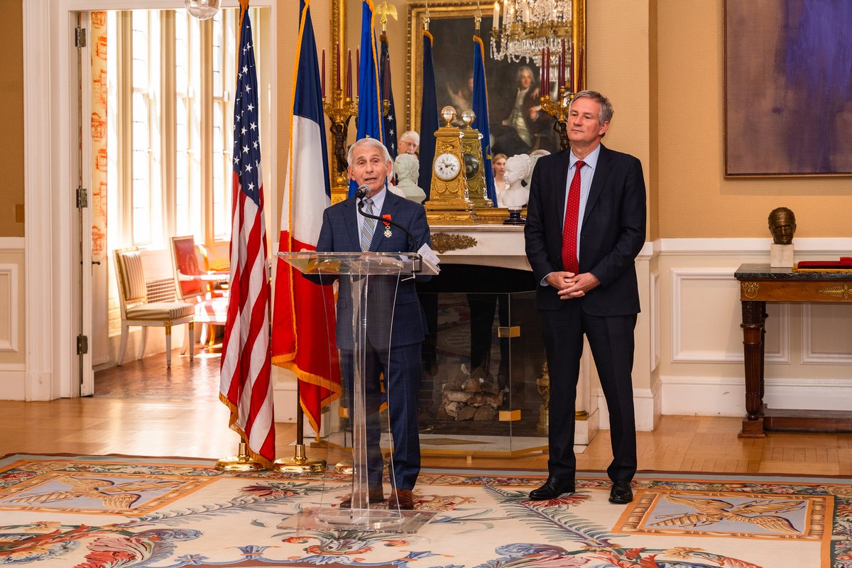 FrenchAmbUS's tweet image. Dr. Fauci: advocate and architect of public health, forerunner in the fight against COVID-19, Officier de la Légion d'Honneur.