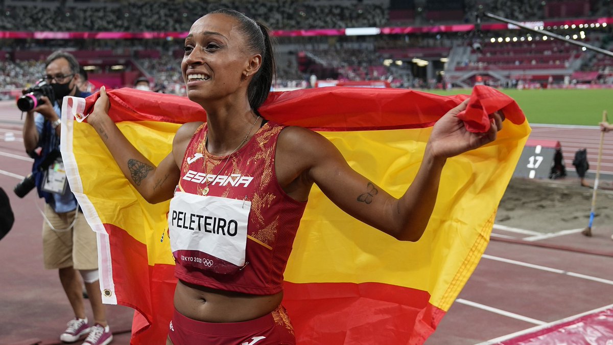 Maanuf96's tweet photo. Estos serán los primeros Juegos Olímpicos en lo que España tiene más representación en deportes femeninos que en masculinos.

190 hombres
192 MUJERES

HISTÓRICO 🇪🇸🫶🏼 https://t.co/1vKPvVBEMt