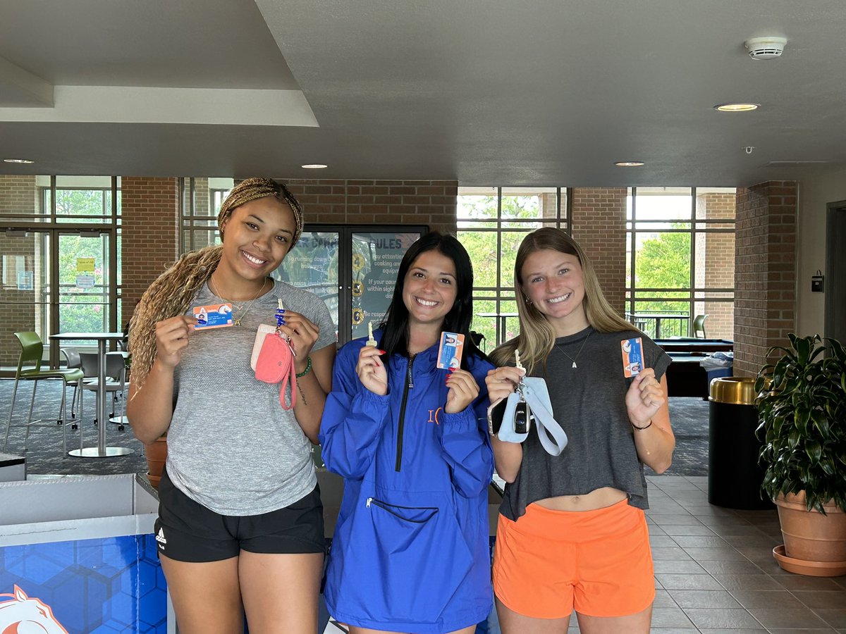 UTA Volleyball (@utamavsvb) on Twitter photo Freshmen Move-In Day: ✅
#BuckEm🐎 Freshmen Move-In Day: ✅
#BuckEm🐎