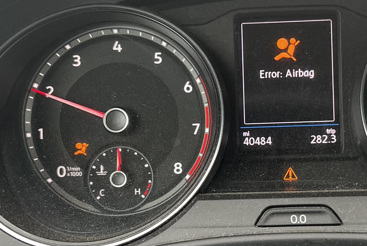 JimmyKuderIII's tweet photo. @VW when are you going to get a fix for this? Is this safe? And the nonstop beeping is so annoying. 😳😳 https://t.co/zV3I5iz8FF