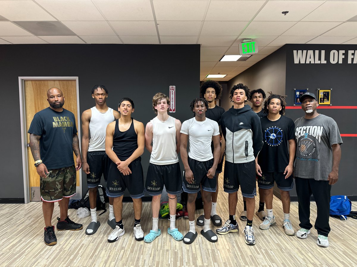 ll2_tt's tweet image. America&apos;s Most Wanted
Team Develop @madehoops🤣
#SpringxSummer 🥶