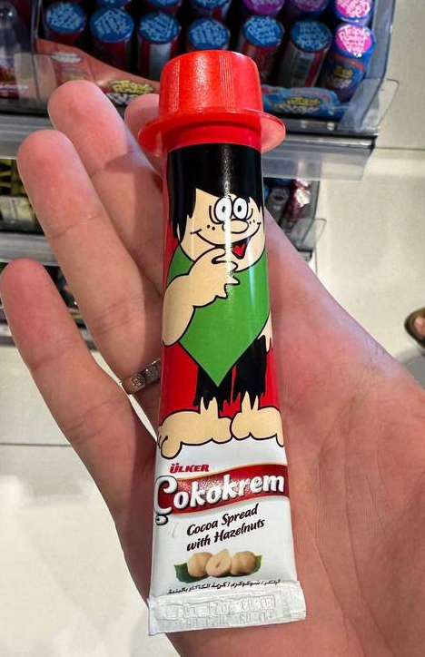 gidadedektifi's tweet photo. Gerçek tatlar demek yasak,
Yapay aromaları gizlemek serbest!
Yaptığı şikayet üzerine "gerçek tatlar" ifadeleri sebebiyle Züber reklamlarını durduran Ülker firmasının Çokokrem ürününde;
Fındık aroması,
Çikolata aroması ve
Etil vanilin kullandığını biliyor muydunuz?
@ticaret https://t.co/di1wxPDzMV