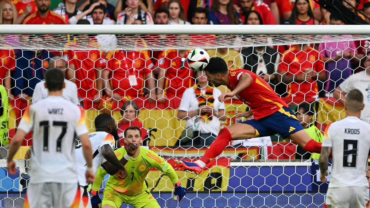 scgramenet's tweet photo. Ven a animar a la selección de fútbol ⚽ 🇪🇦
📢  Por las obras en el Parc d’Europa finalmente se podrá seguir el partido de semifinales de la Eurocopa entre España y Francia en una pantalla gigante ubicada en la plaza de la Vila, a partir de las 20h
Imagen de RTVE https://t.co/pcneKCu9jn