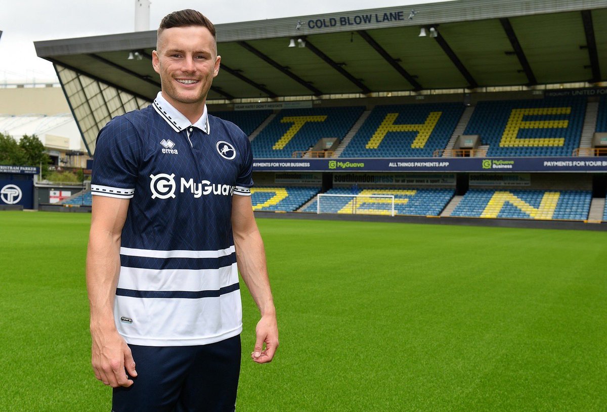 maccalangstaff's tweet photo. Delighted to sign for this great club. Can’t wait to get started @MillwallFC 🦁💙 https://t.co/PTDkmvMtdP