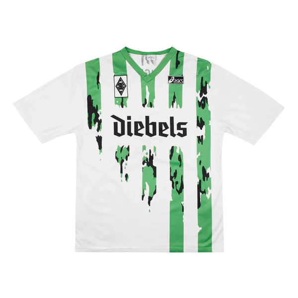 DiaCamisa's tweet photo. Dia 325 
Camisa titular do Borussia Mönchengladbach na temporada 1994/95 
Mais uma camisa lendária aqui na página, dessa vez o uniforme super ousado na Asics para o Gladbach de 1994/95, ano que marcou a última conquista importante para o clube alemão até hoje https://t.co/UHJVjrADMr