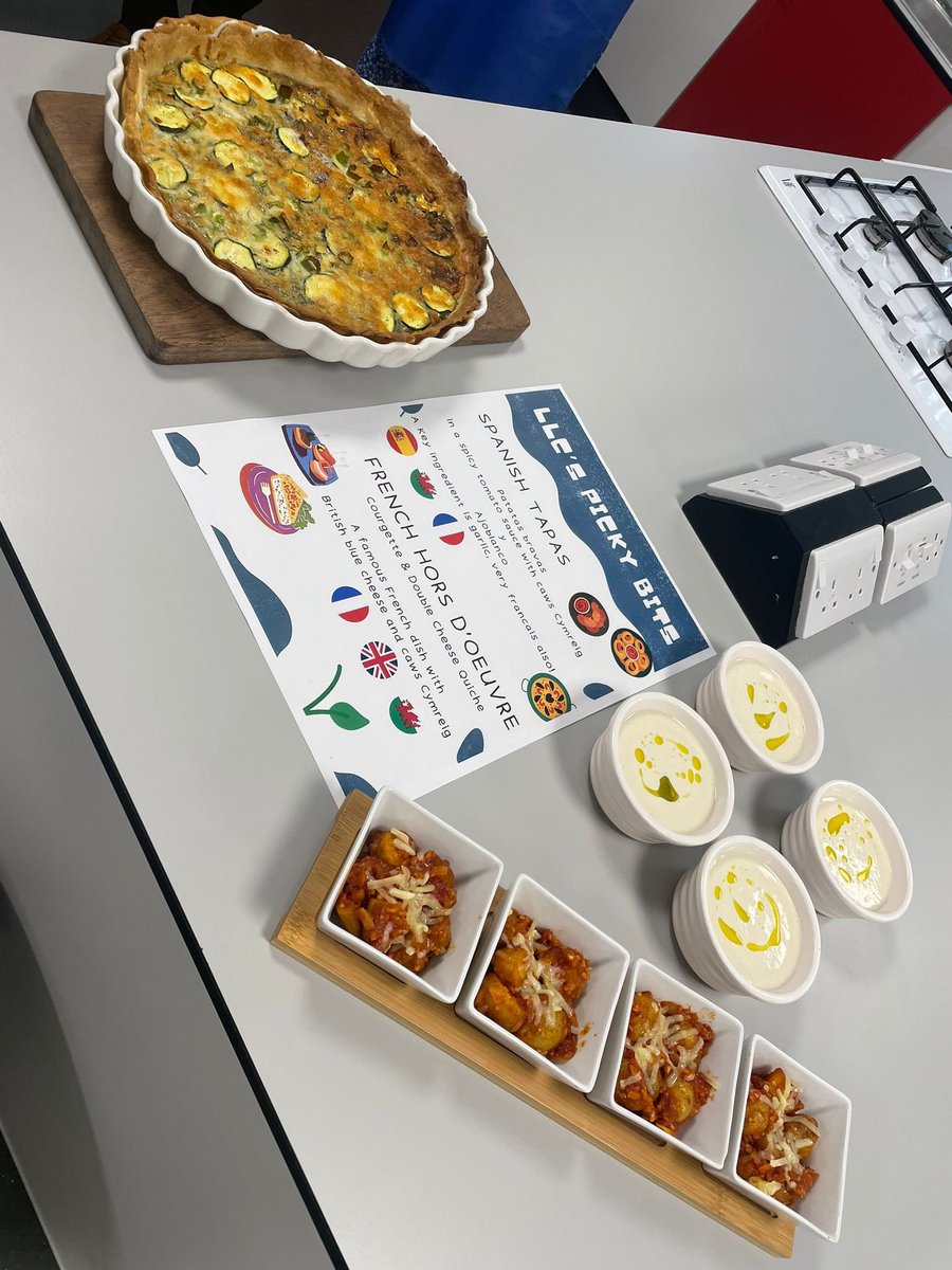 TonyrefailLLC's tweet photo. Team LLC loved taking part in @TCS_HWBβs Staff Cook Off after school today π©πΌβπ³π«π·π¨π½βπ³πͺπΈ All LLC languages accounted for in our menu, Picky Bits! We are eagerly awaiting Wednesdayβs briefing for the results π€πΌπ #HWBweek https://t.co/6OmqWT6k4W