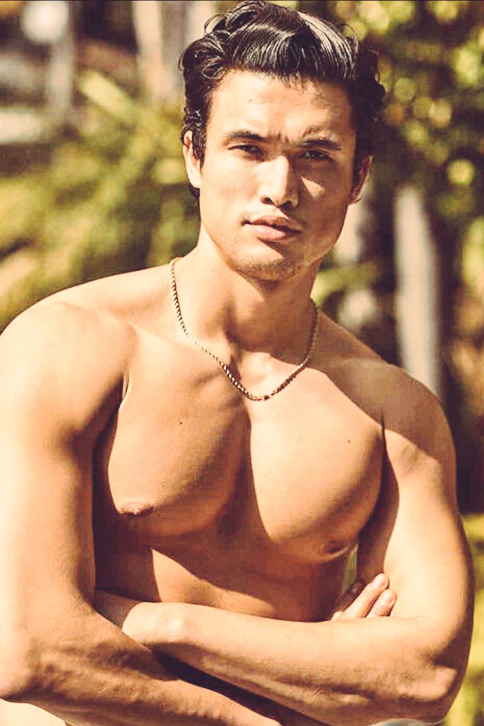 Betty is posting selfies 🤳 
Let me try! How many likes?