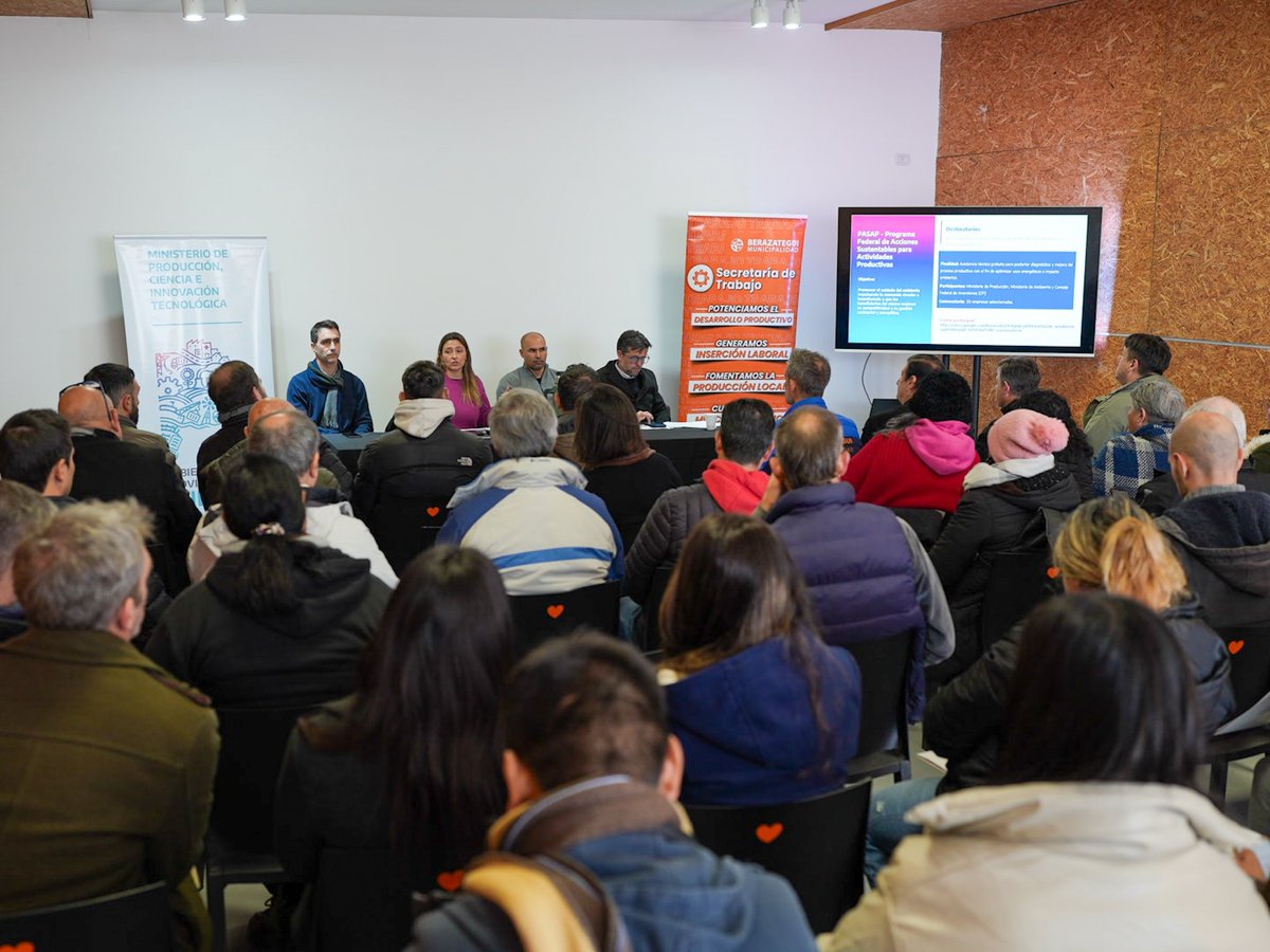 En #Berazategui nos reunimos con representantes de más de 60 pymes industriales, comerciales, proyectos de desarrollo emprendedor, cámaras industriales y comerciales locales, para presentar las diversas herramientas bonaerenses de financiamiento, capacitación y apoyo técnico.