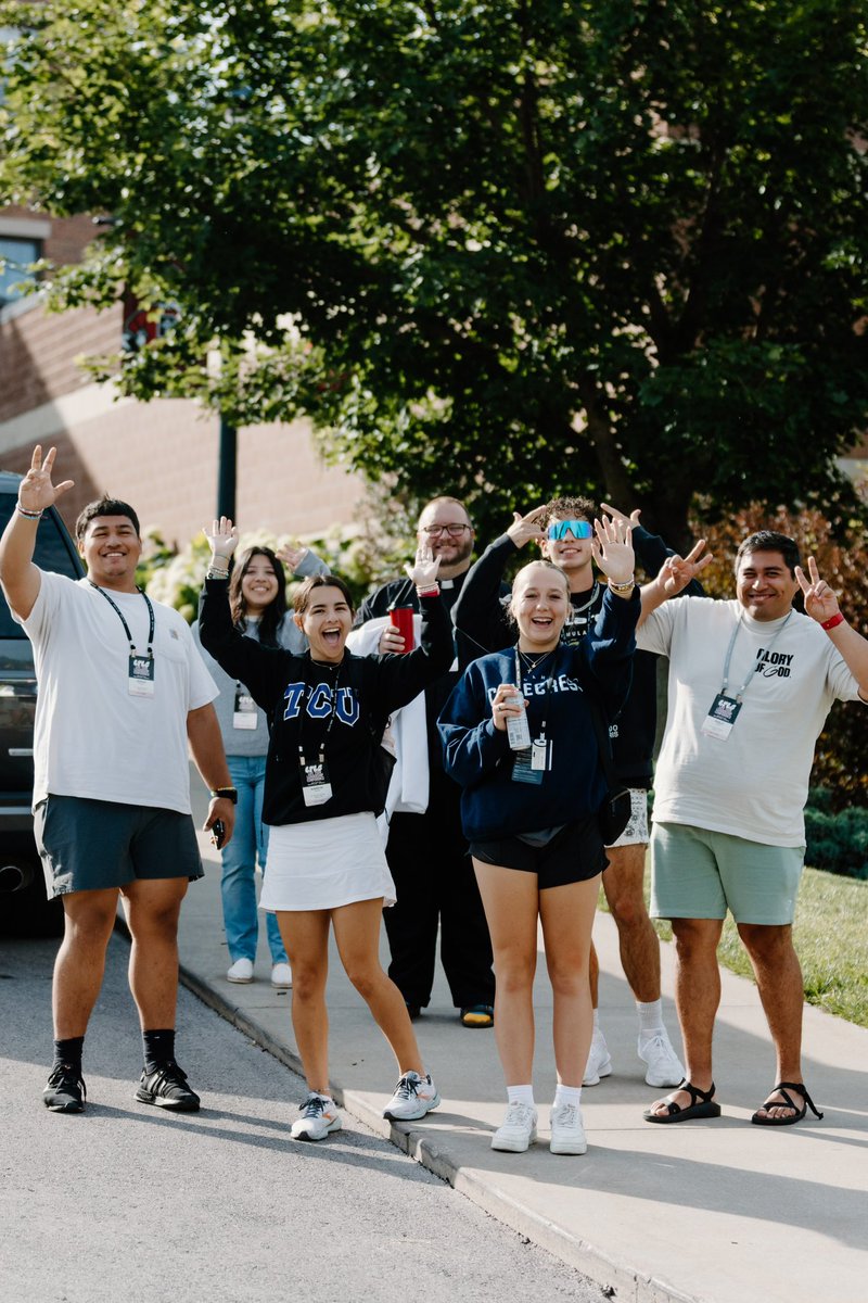 LifeTeen's tweet photo. Life Teen Leadership Conference was full of praising, learning, prayer and community. 

We continue to pray for all of you leading this next generation to be leaders of their own!

#lifeteen
#LTLC https://t.co/EDSIY57icj