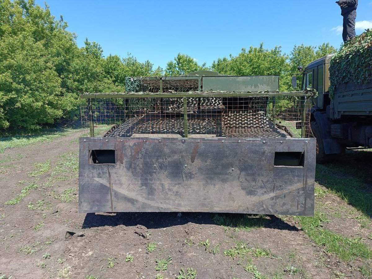 historicfirearm's tweet photo. Apparently there's an MT-LB under there somewhere. 

#Ukraine #UkraineRussiaWar #UkraineWar #MTLB https://t.co/wxxEbX5vV2