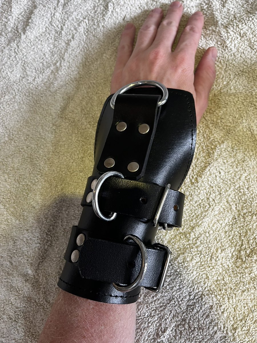 Itssimoninrubber tweet media