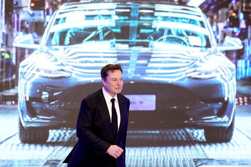 Legal teams for #Tesla $TSLA and a shareholder clashed in court on Monday over the value of a lawsuit that successfully challenged CEO Elon Musk’s enormous pay package and a request for the company to pay a record legal fee worth $7 billion

Read more: ibn.fm/wwItg
