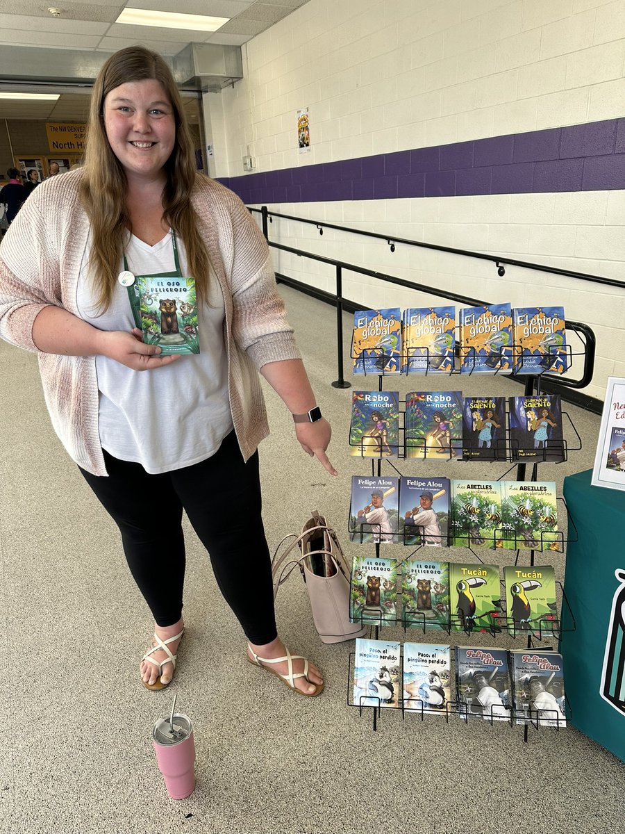 Ahhh! I’ve never seen it for sale in person before! 🐻📚 

#FM2024