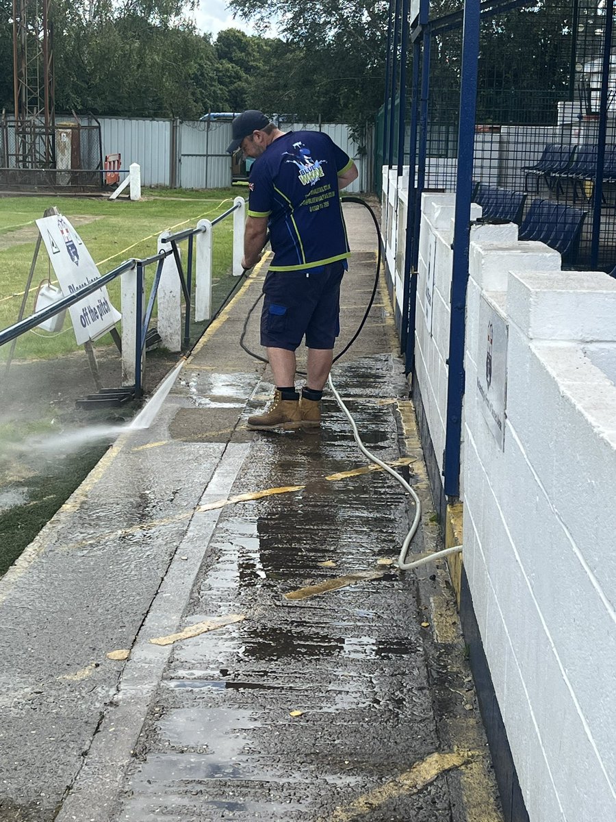 RMFC1919's tweet photo. Thank you to one of our proud partners Blue Whale SWS who did a superb job at Oxford Street today by giving our stands a good wash down 💦👏
#UpTheRosso https://t.co/DN4NYhlES1
