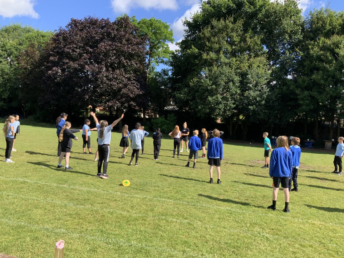 Foxyards Primary tweet media