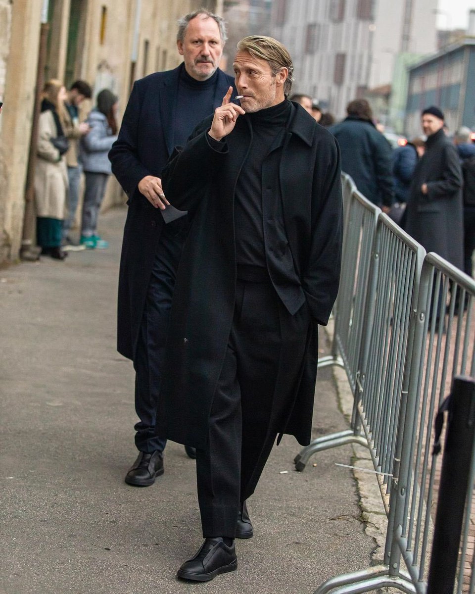 TheCinesthetic's tweet photo. Mads Mikkelsen at the Milan Fashion Week https://t.co/6aVBKUbAXk