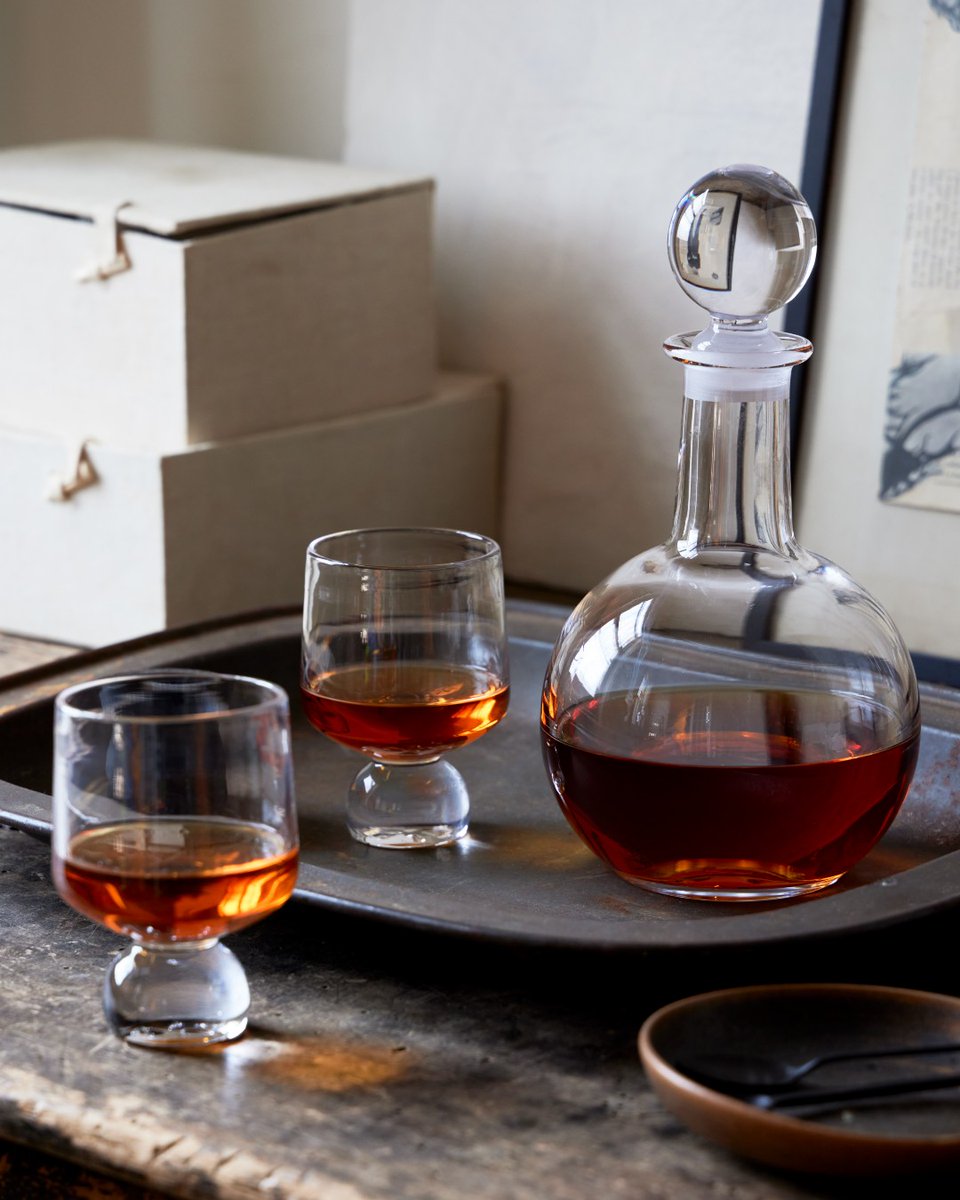 LuxBondGreen's tweet image. Sip in style with the handcrafted Benson Tumbler from Simon Pearce. Cheers to elegance and craftsmanship! 🍷✨

#SimonPearce #LuxBondGreen