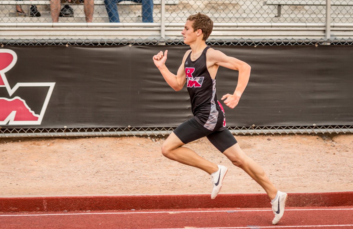 RMAthletics's tweet photo. Red Mtn is looking for a Distance Coach for the Boys/Girls Track program. If you have any interest, please email AD Jason Grantham @jegrantham@mpsaz.org for more information. #RedMtn https://t.co/wfAnFpO6Bn
