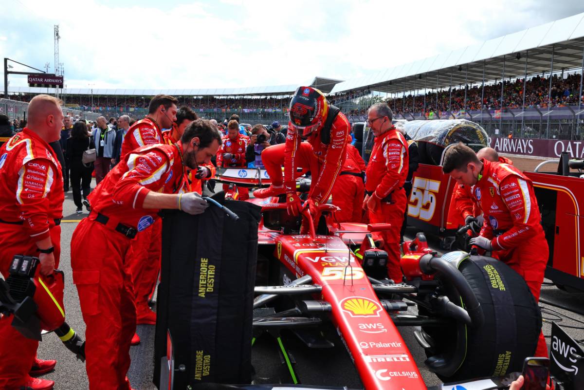 لوكلير ينتقد استراتيجية فيراري في سباق بريطانيا

autosportarabia.com/?p=620434
.
#فورمولا1 #F1
