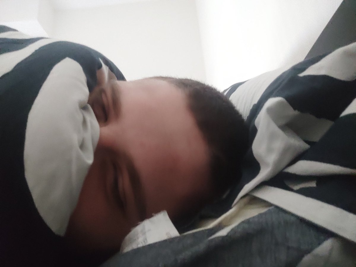 KlemouLeZoZo tweet media