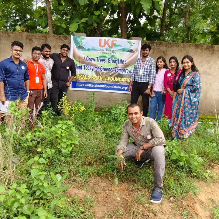 utkalakranti's tweet photo. Tree plantation was done today by Utkala Kranti Foundation at an orphanage on the occasion of Van Mahotsav.
#VanMahotsav #utkalakrantifoundation https://t.co/t0DJmXqTNj