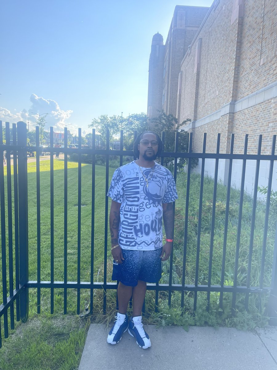 turklucas7's tweet photo. “Milwaukee County, legend of the ghetto…” #MezzHouse #TotLotTourney #7thStreet #CapDrive #Forty34 💙🤍 https://t.co/RkjbkoqKyL