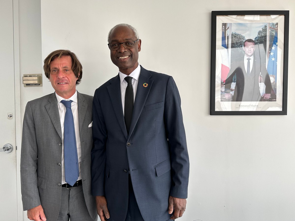 NDeRiviere's tweet photo. Meeting with @ibrahimthiaw, UNCCD Executive Secretary. France calls for COP16 to be a milestone for land restoration and the fight against drought, as we celebrate the 30th anniversary of the Convention to Combat Desertification adopted in Paris. https://t.co/hJDipe2LX1