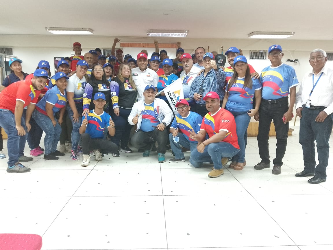 Gran despliegue del equipo político de FTUV en el Zulia en la Universidad Politécnica de Maracaibo. Contra el bloqueo y por el Socialismo #VamosConNicolas es nuestra Esperanza.
#PalabraEres 
#YoSoyFtuv
<a href="/cbolivariana/">Central Bolivariana CBST</a> <a href="/FtuvOficialVe/">Federación FTUV</a> 
<a href="/NicolasMaduro/">Nicolás Maduro</a> <a href="/MPPEU_Ve/">MPPEU_Ve</a>