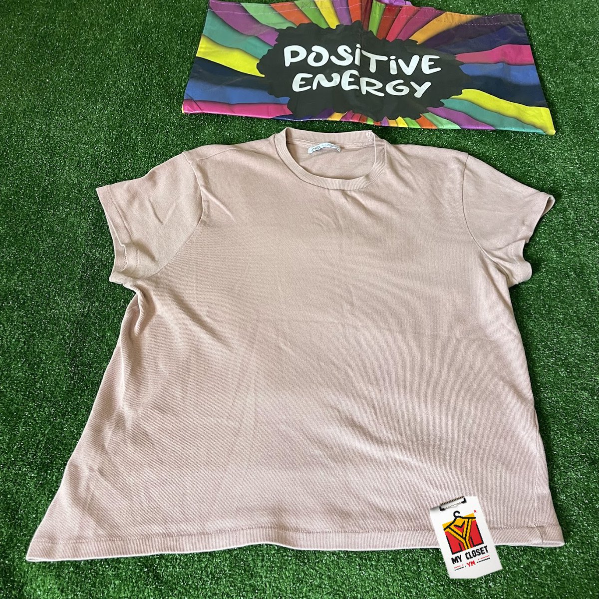 myclosetym's tweet image. Zara Short Sleeve Crew Neck Solid Basic Jersey Cotton Brown T-Shirt Size S

#ZaraFashion
#BasicTee
#CrewNeck
#BrownTShirt
#JerseyCotton
#ShortSleeve
#SizeS
#CasualWear
#WardrobeEssential
#MinimalistStyle
ebay.com/itm/1265659452…