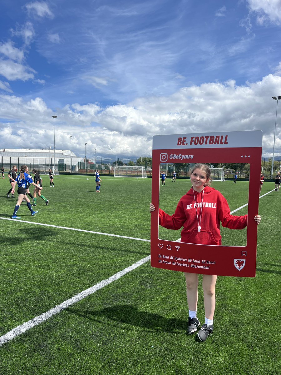 Emma Roberts tweet media