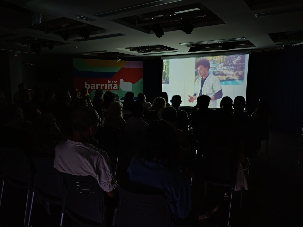 torrebarrinalh's tweet photo. 🚨 Quin luxe de #SpoilerLH!
🎥 Hem projectat el curt dramàtic "Zapatillas sin cordones" de Jeny Poquet i codirecció de @theoscar_es.
🎞️ 🌤️ Una suma d'històries de persones diagnosticades que esdevé alegat contra l'estigma en salut mental.... on malgrat tot sempre surt el sol. https://t.co/ve2QM2OZaR