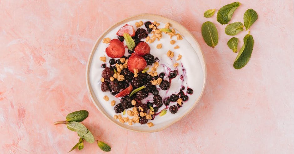 Sometimes eating between meals must happen. It is recommended to limit eating and drinking sugary drinks between meals. Most people choose foods like sweets and chips for snack, we all know those are not good choices. So what is considered a healthy snack? ow.ly/gQ5P50SxibX