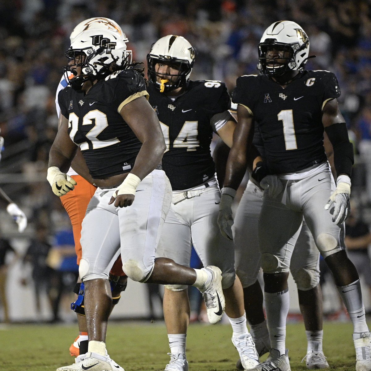 PrestonJCareyPJ's tweet photo. After a great conversation with @UCF_Football @CoachGusMalzahn @CoachDWorthamSr I am blessed to receive my 34th D1 full scholarship ⭕️ffer from @UCF_Football @Coach_Martin95 ! 🏈💛🖤#GoKnights #ChargeOn @CoachWilliams_7 @CoachTedRoof @TrovonReed #rightbacktowork #grindneverstops #IMGNational @_thebillymiller @KoachingEmUp @dzoloty @IMGAFootball @IMGAcademy
:
@Andrew_Ivins @JeremyO_Johnson @ChadSimmons_ @BrianDohn247
@MohrRecruiting @RivalsFriedman
@samspiegs @SWiltfong247
@CraigHaubert @TomLuginbill
@AWilliamsUSA @ErikRichardsUSA @stevequinnFBU @Zack_Poff_MP
@Rivals @On3Recruits @247recruiting @247Sports @KMaherNews12 @jared_valluzzi @WillDiamond_3 @adamgorney @RivalsWoody @RustyMansell_ @EdOBrienCFB @BrandonHuffman @AllAmericaGame @TheUCReport @AABonNBC @JohnGarcia_Jr @GregSmithRivals @MarshallRivals