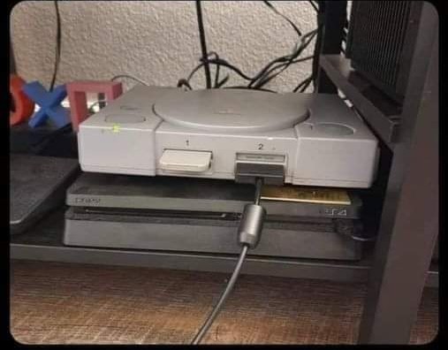 TheGamersician's tweet photo. Based on this pic only... What is happening right now for this gamer? https://t.co/pFkLAMw6LJ