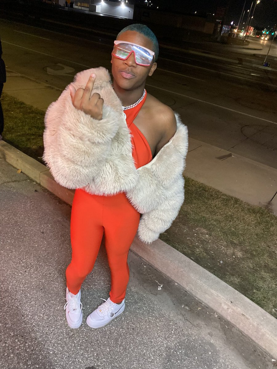 DerreonjM's tweet image. Loading… a bad ass bitch😜