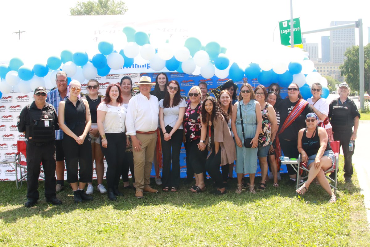 MBMetis_MMF's tweet photo. Con-"grad"-ulations to all our #RedRiverMétis Winnipeg Region 2024 graduates! 🎓

This past weekend, we celebrated our student graduates and their achievements at our Home Office in Winnipeg. #RedRiverMétisGovernment https://t.co/vihVvPN8M5